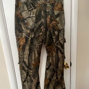never worn Wrangle camo hunters pants 34x32 heavy duty 100% cotton